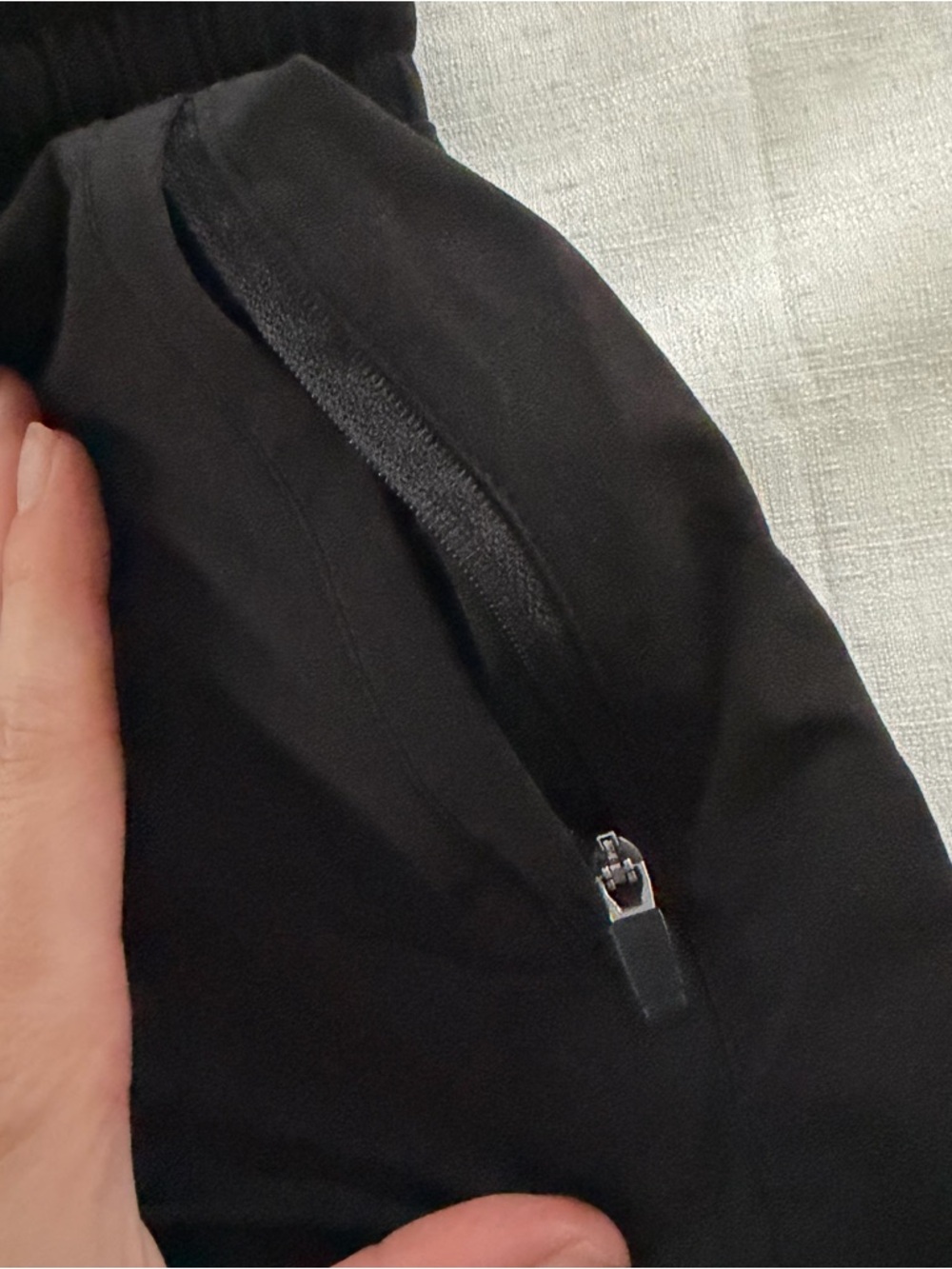 Mens black athletic shorts size small - Picture 3 of 3